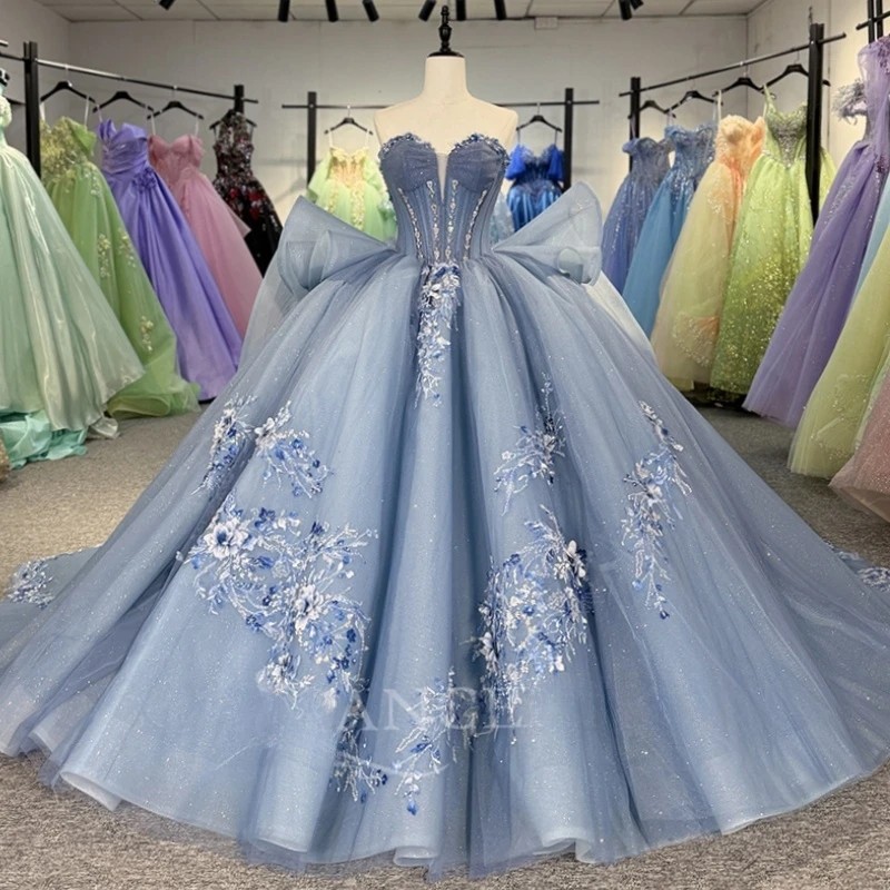 Ʈ Ʈ  Quinceanera 巹   ر ..