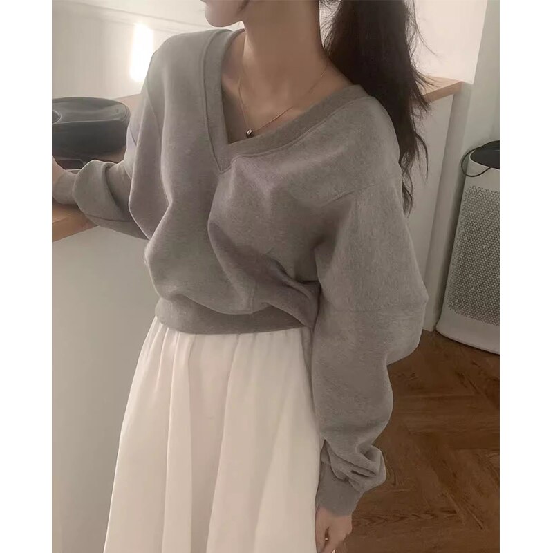 ѱ õ  ܿ ƴ  Ÿ V-neck ָ ..