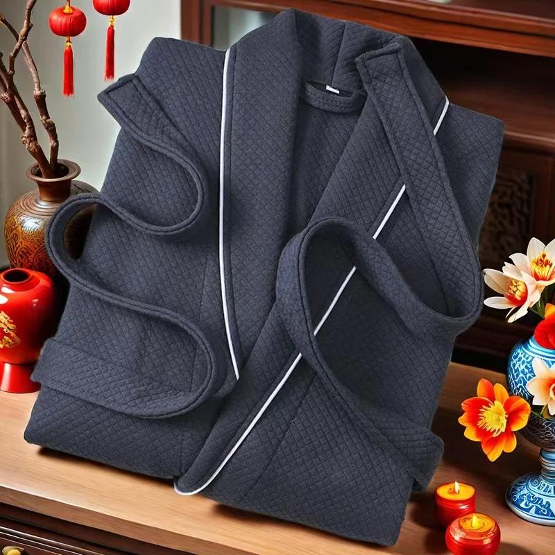 Men`s Bathrobe Winter Long Robe Men Hooded Bathrob..